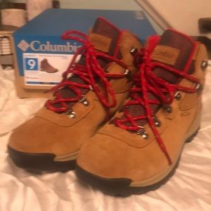 Columbia Newport Ridge Plus Waterproof Amped size 9